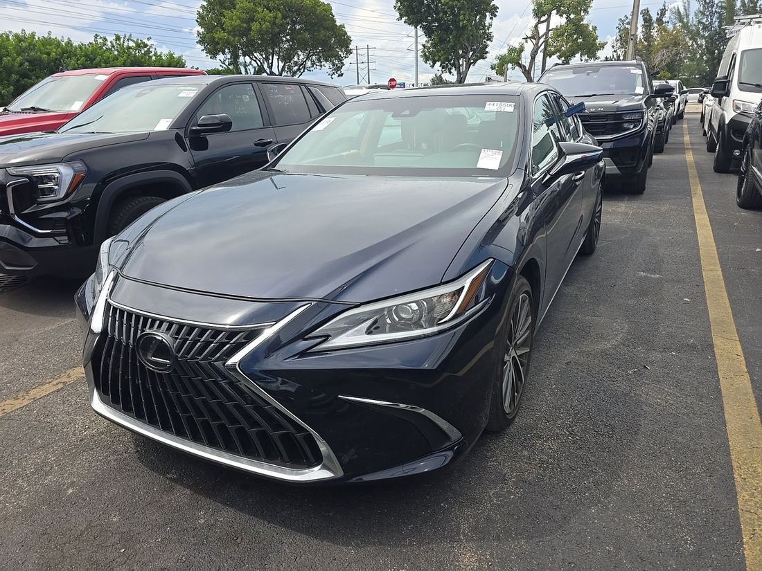 2024 LEXUS 10 Series
