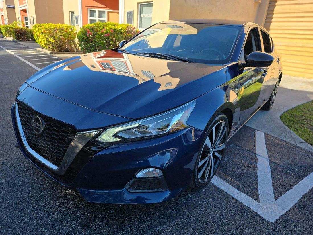 2021 Nissan SR