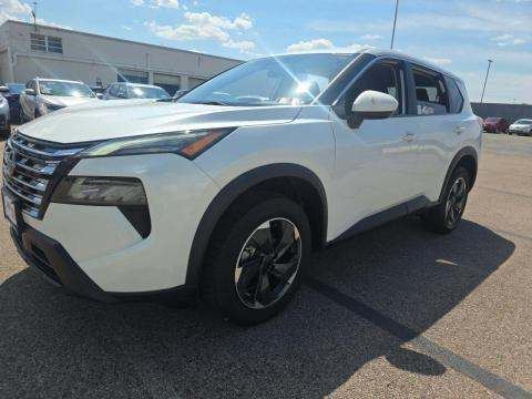 2024 Nissan SV