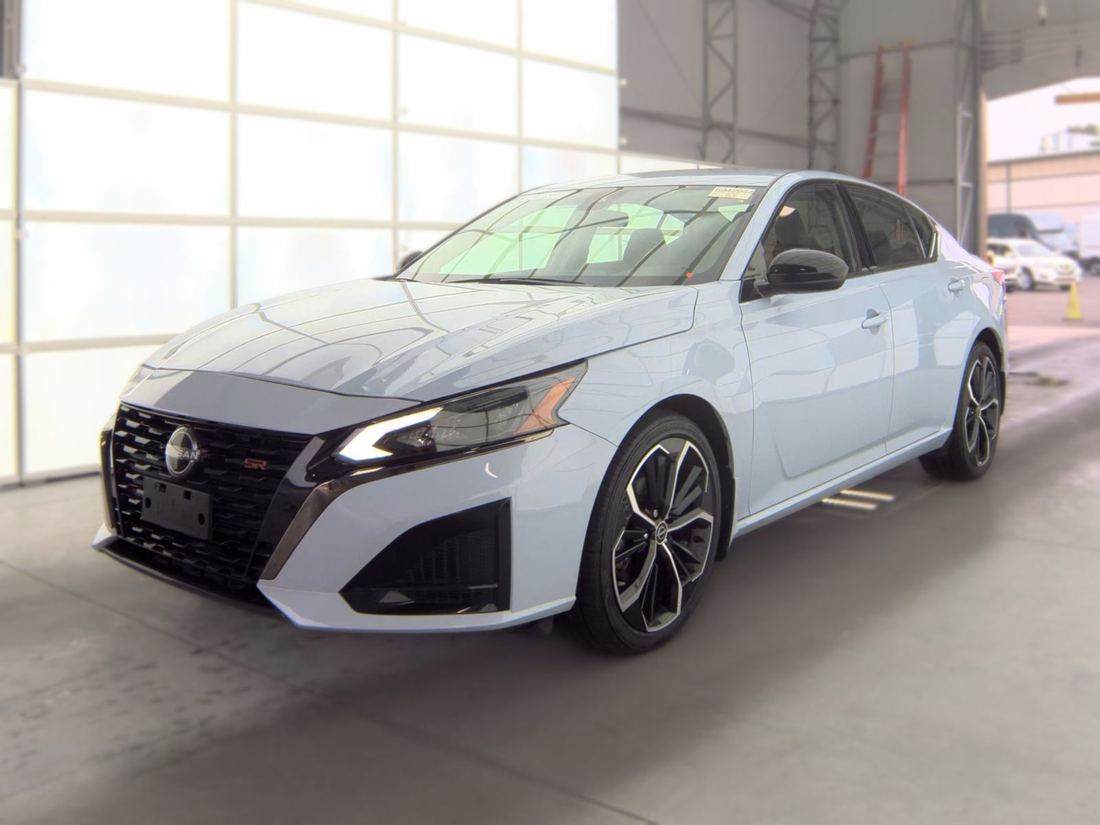 2023 NISSAN SR