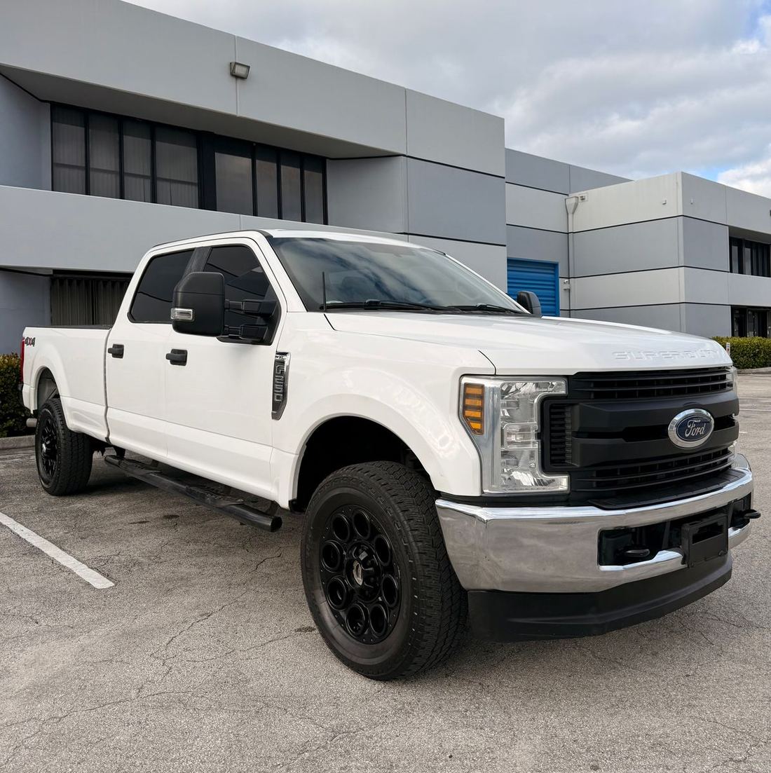 2019 Ford Super Duty - Single Rear Wheel