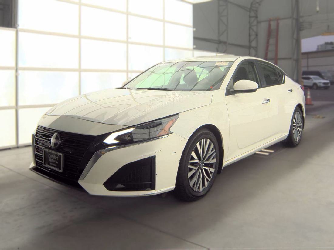 2023 NISSAN SV