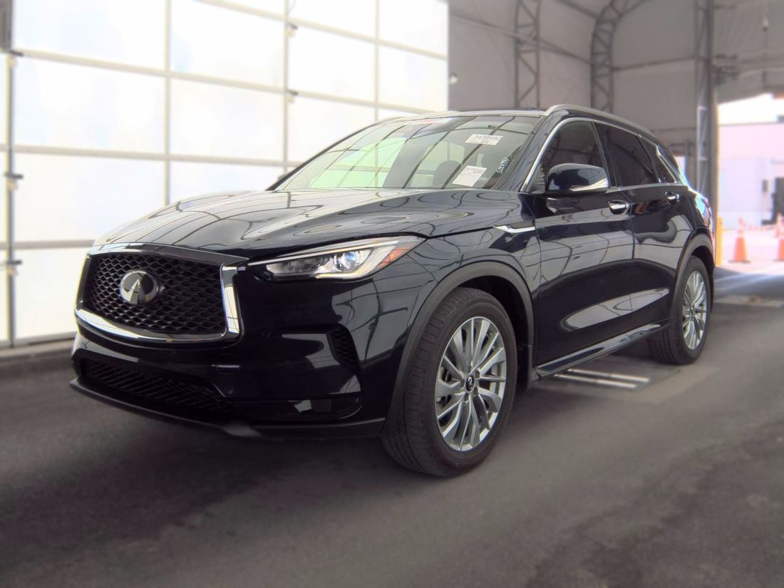 2023 INFINITI Luxe