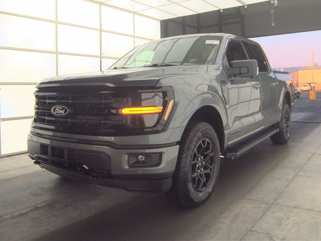 2024 FORD XLT