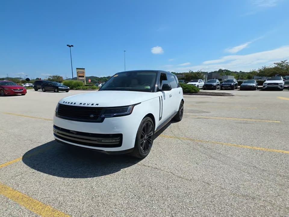 2024 Land Rover SE