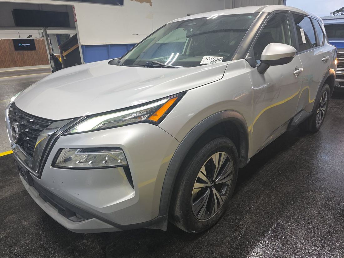2022 Nissan SV