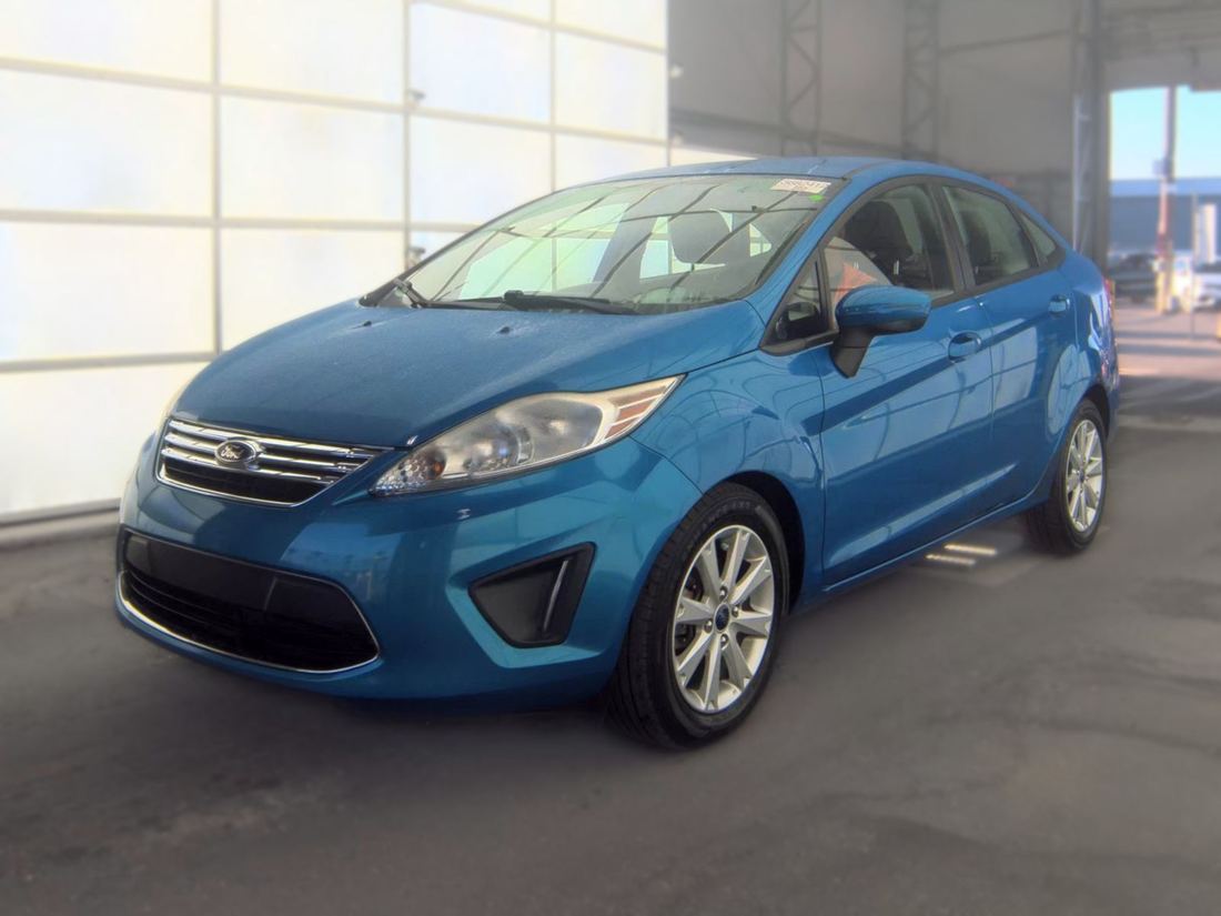 2012 FORD SE