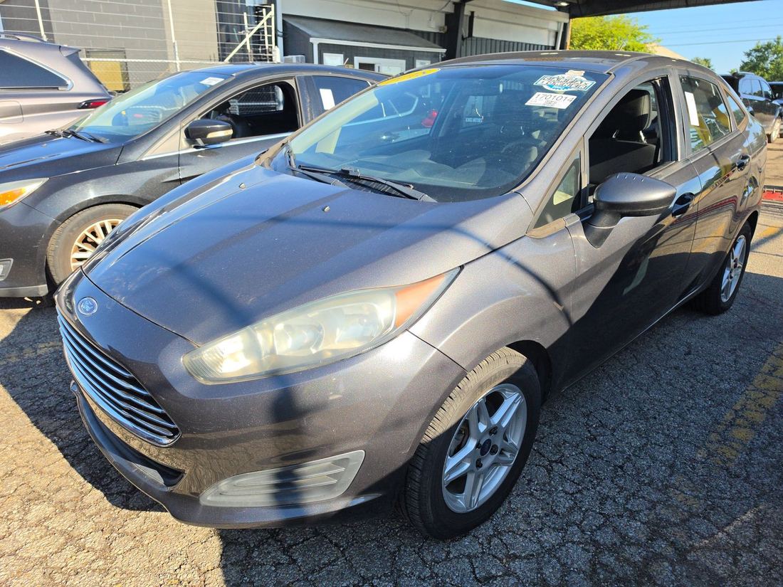 2018 Ford SE