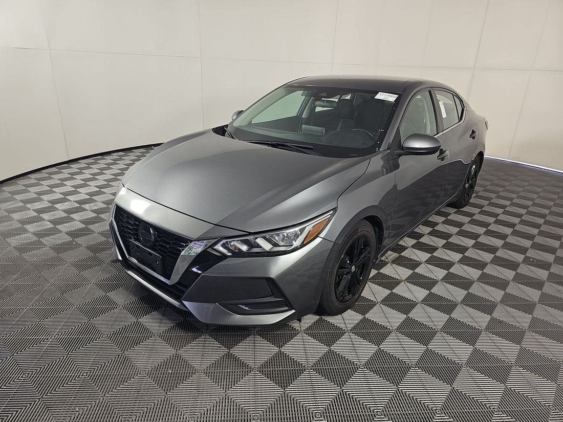 2022 Nissan SV
