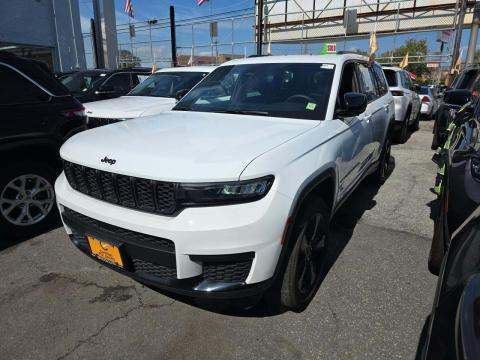 2023 Jeep Laredo, Altitude