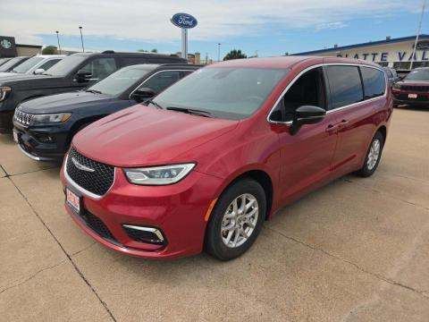 2025 Chrysler Select