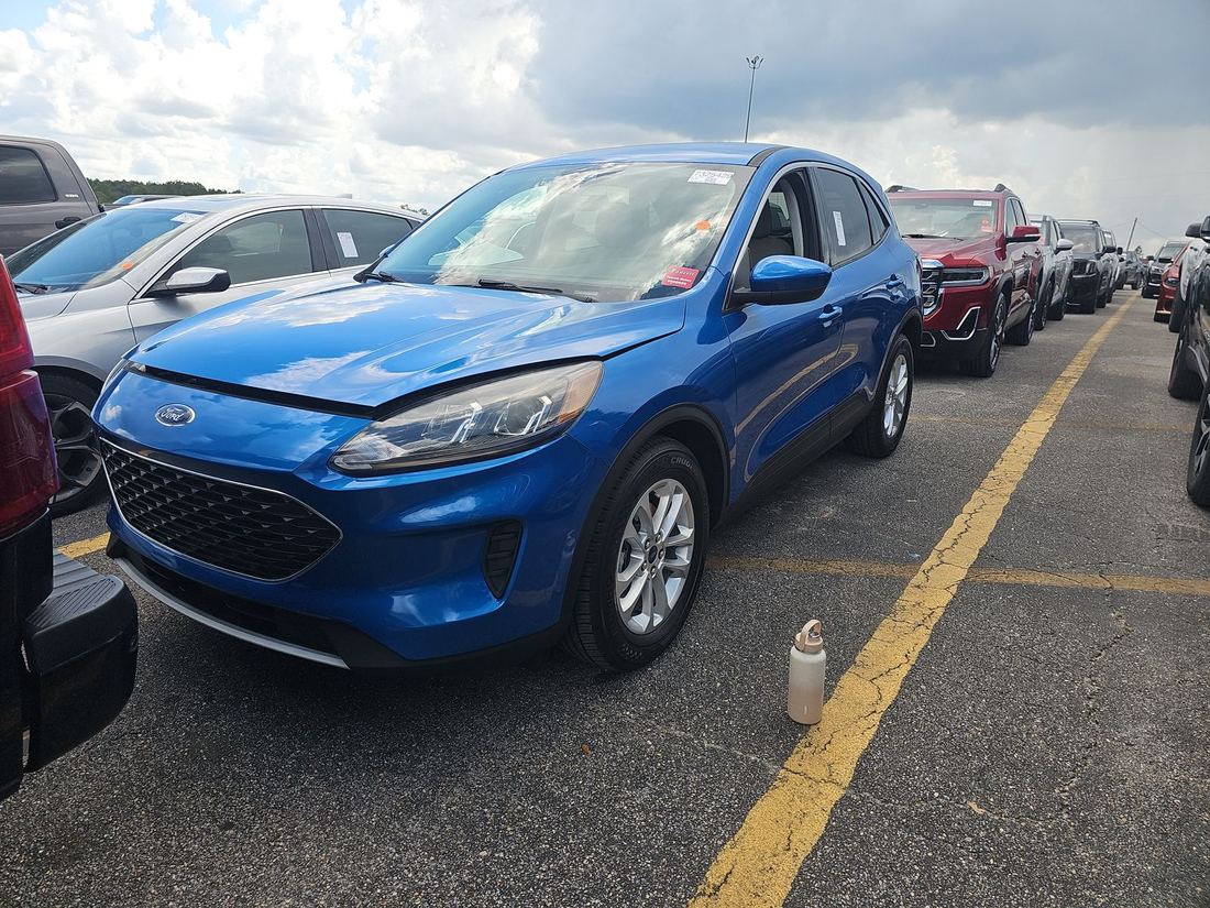 2021 FORD SE
