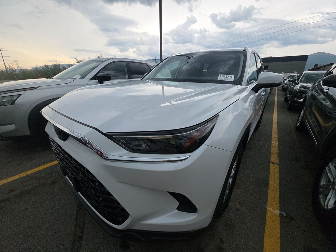 2025 Toyota 15 Series