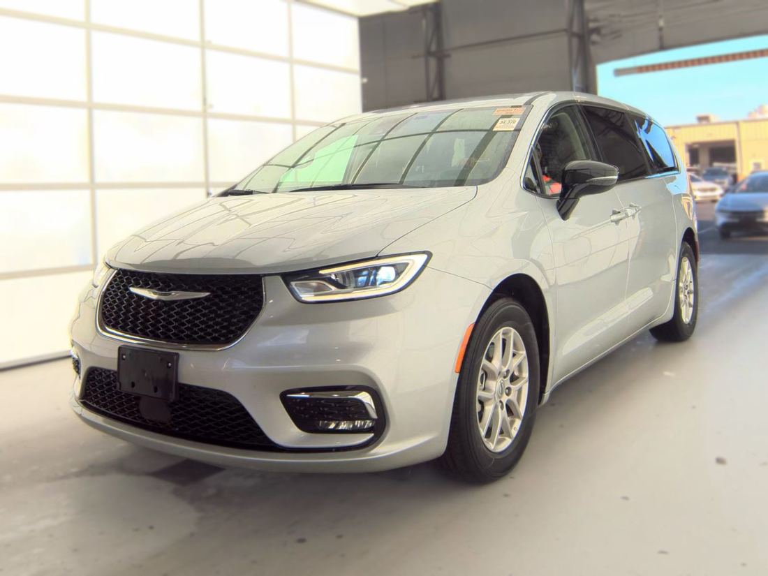 2024 Chrysler RU