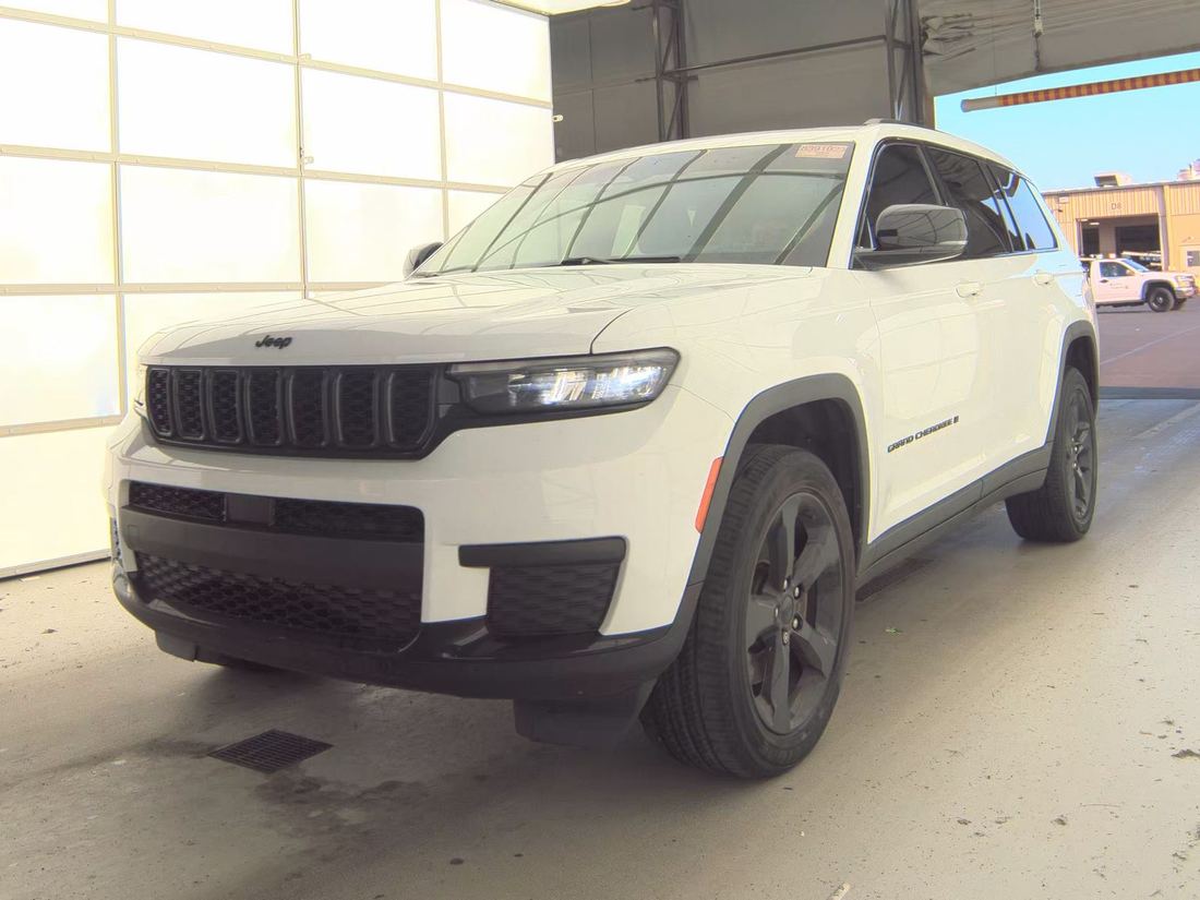 2023 Jeep Laredo, Altitude