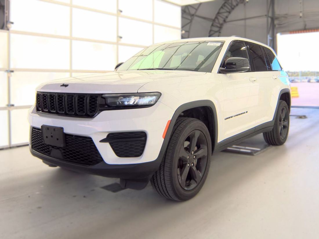 2023 Jeep Laredo, Altitude