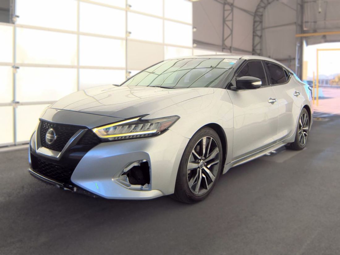 2020 Nissan SV