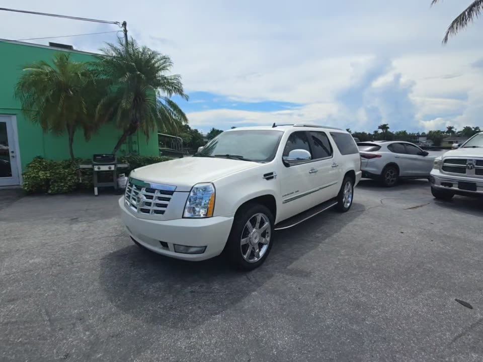 2013 Cadillac ESV Luxury