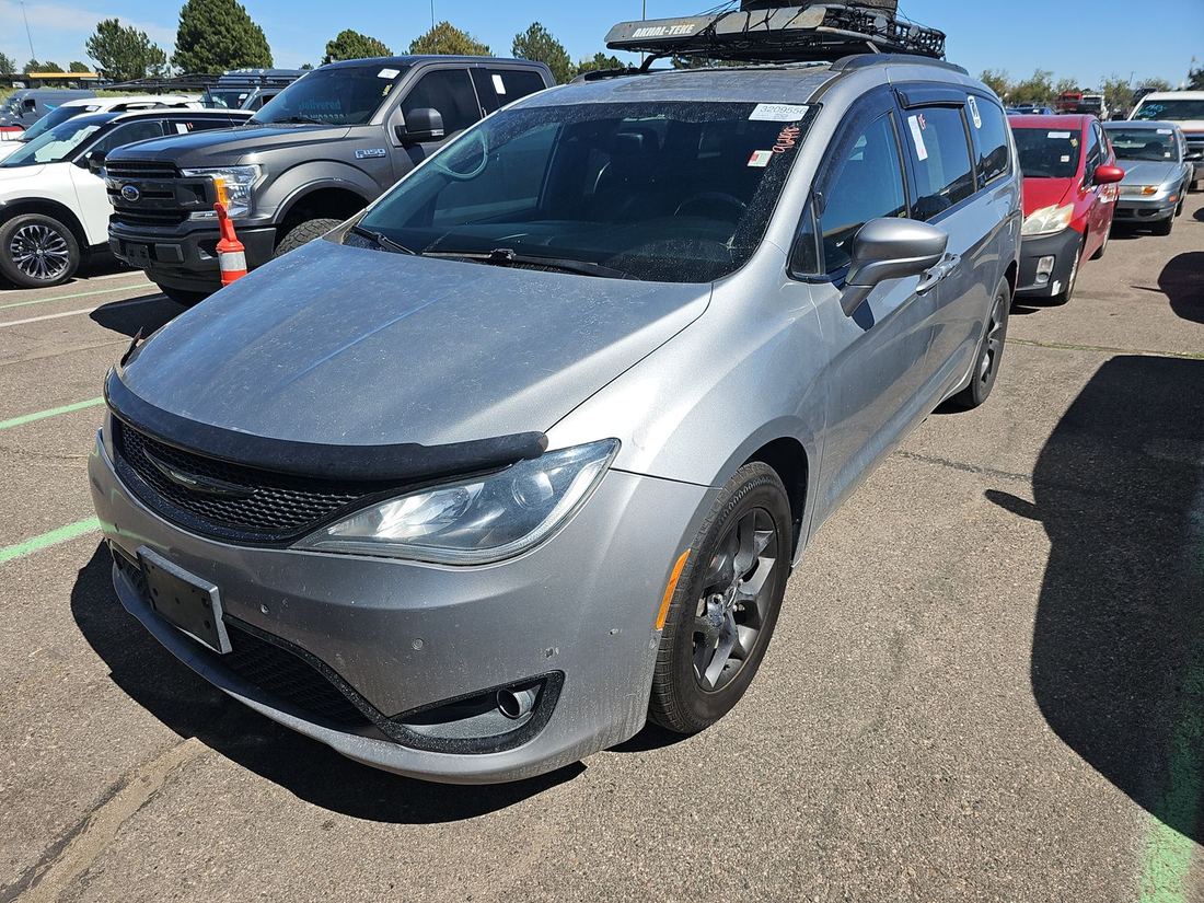 2019 CHRYSLER Touring L