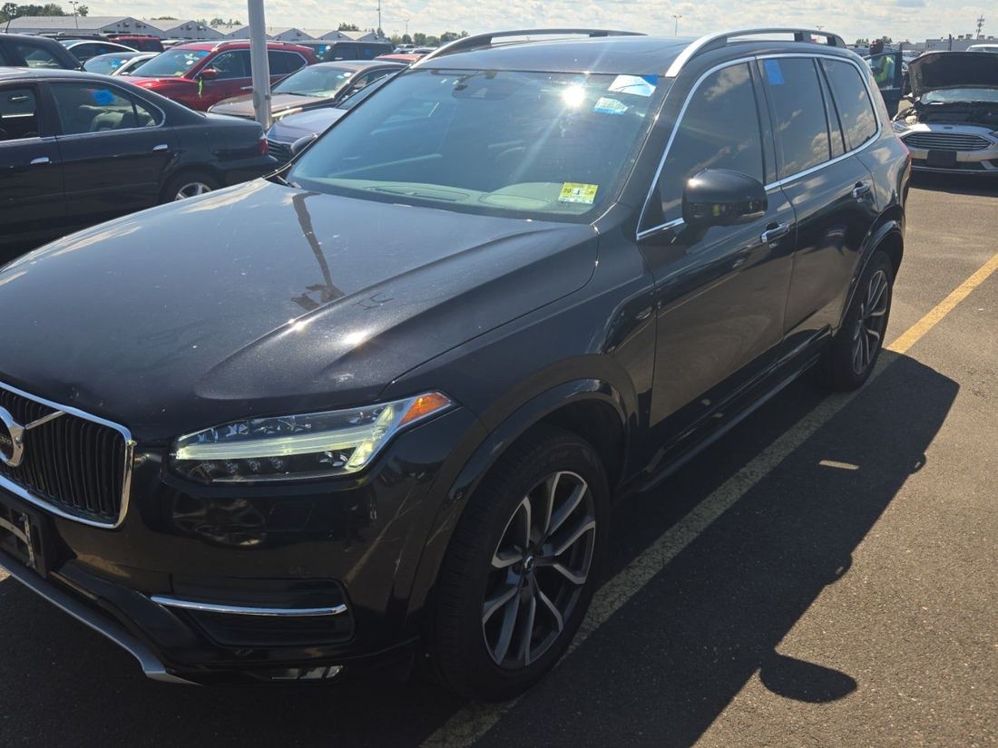 2017 Volvo Momentum