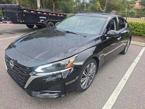 2023 Nissan SL