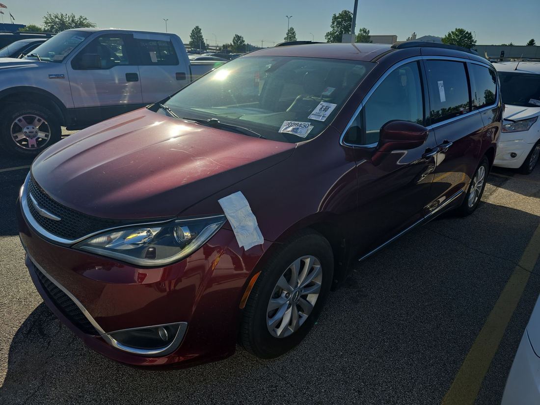 2017 Chrysler Touring L