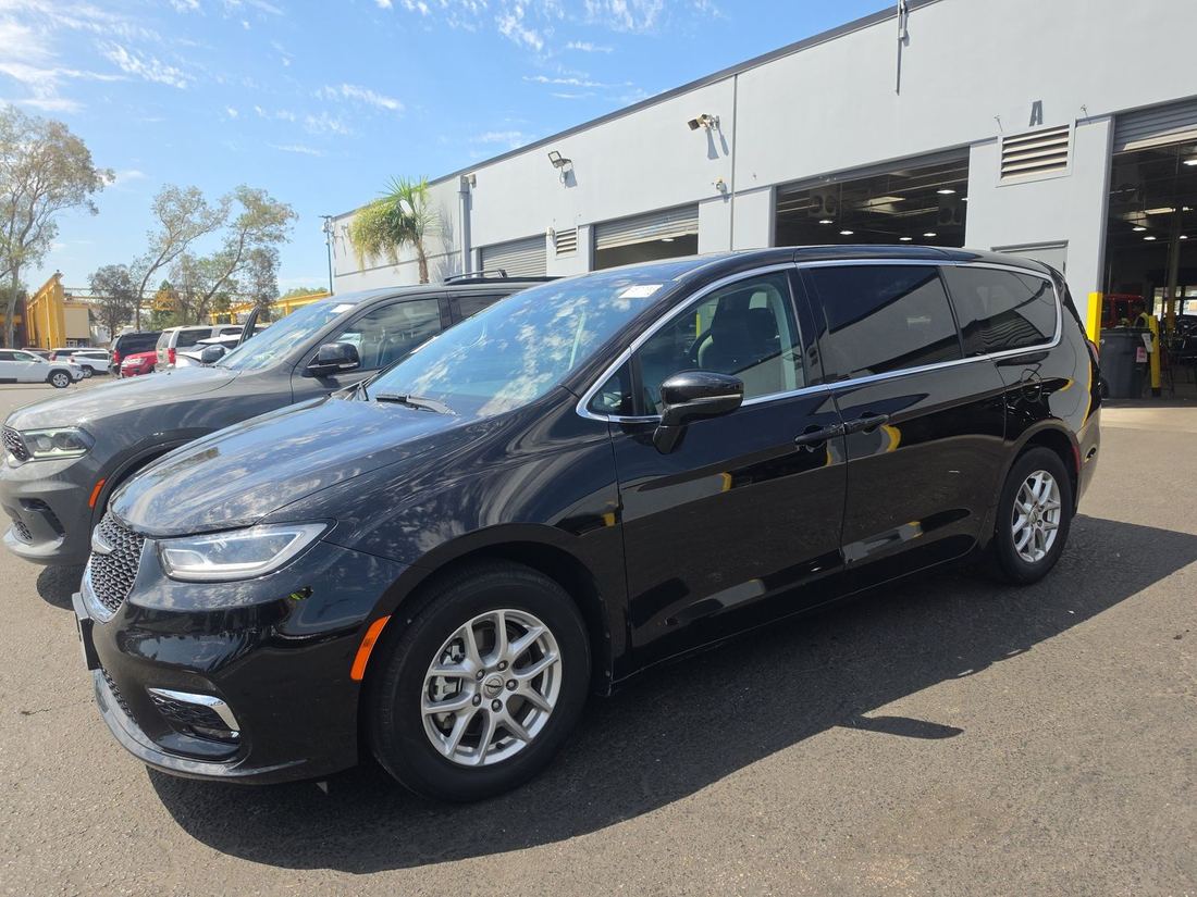 2024 Chrysler RU