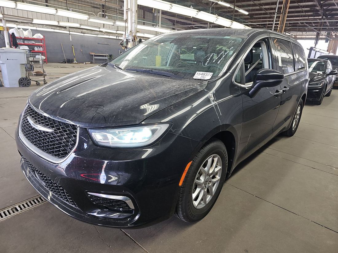 2023 Chrysler Touring L