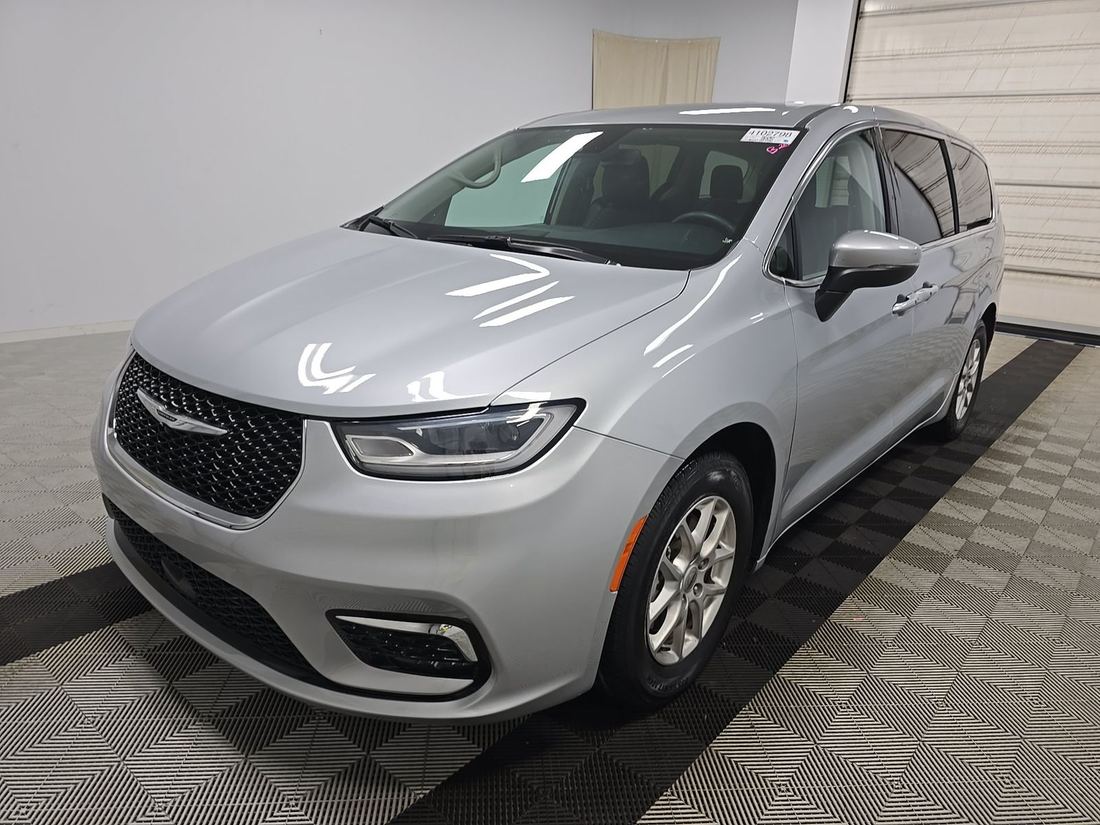 2023 Chrysler Touring L