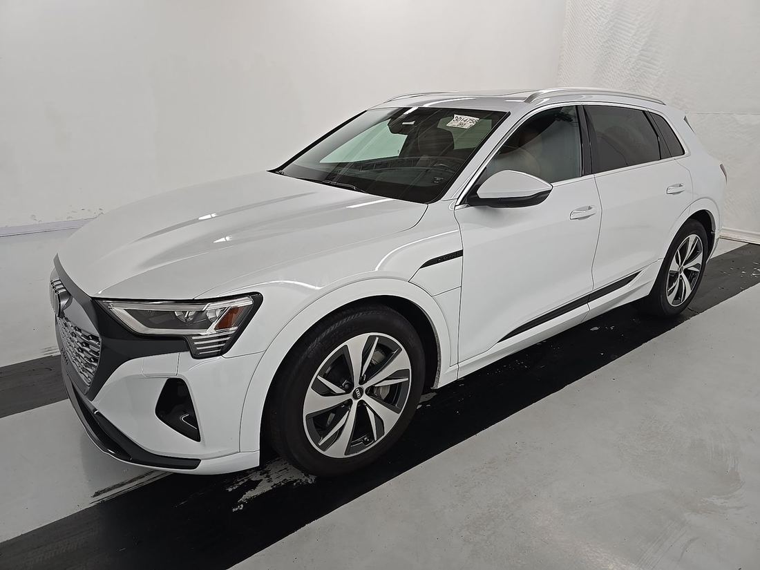 2024 Audi e-tron SUV