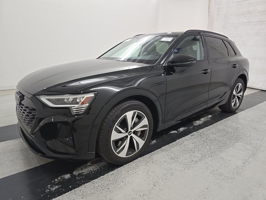 2024 Audi e-tron SUV