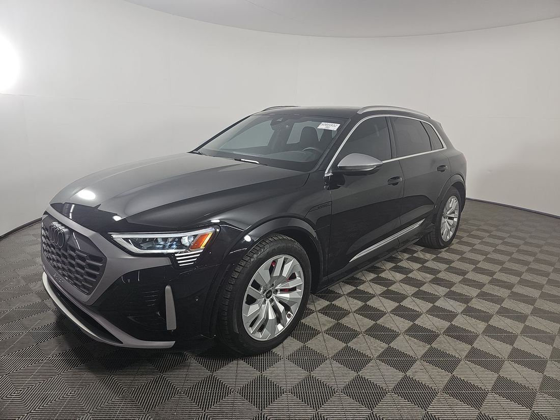 2024 Audi e-tron SUV