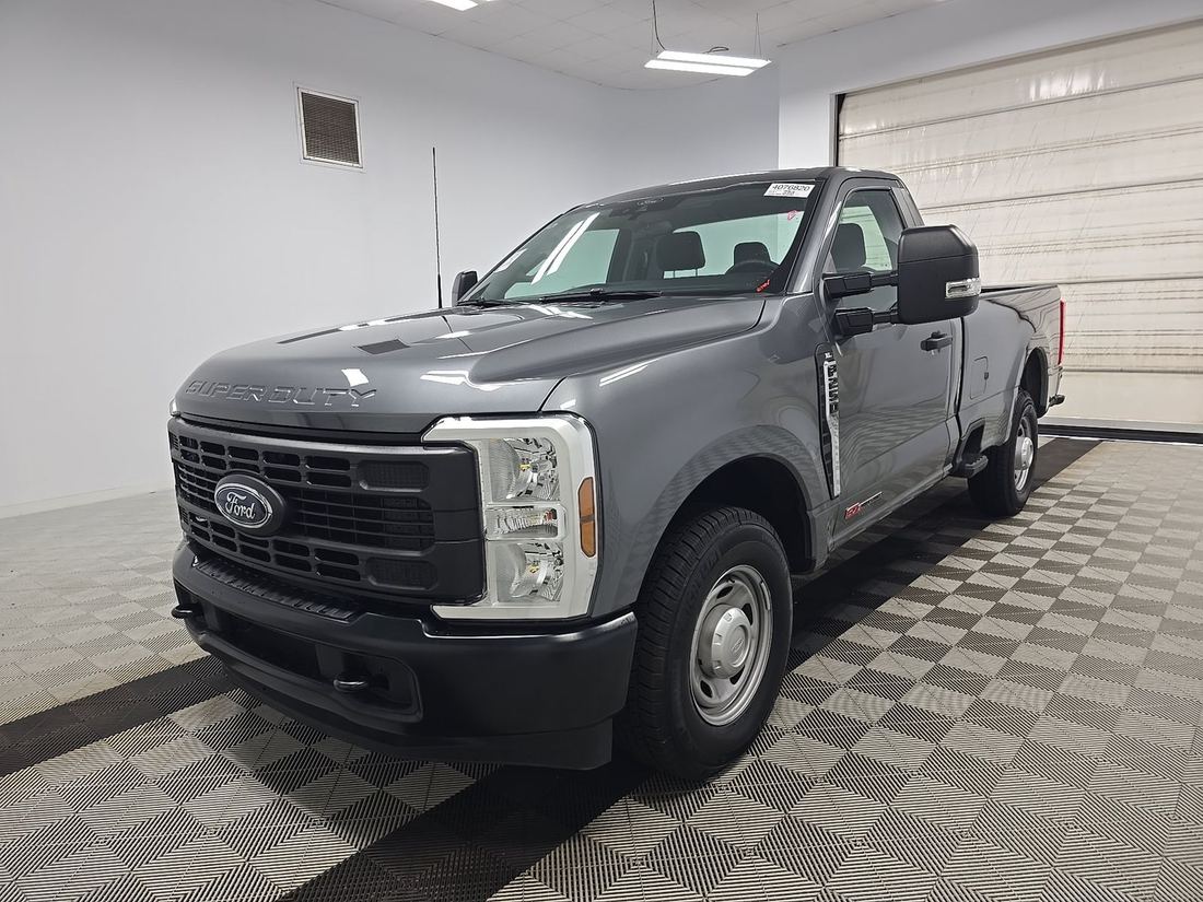 2025 Ford F-Series Super Duty-Single Rear Wheels