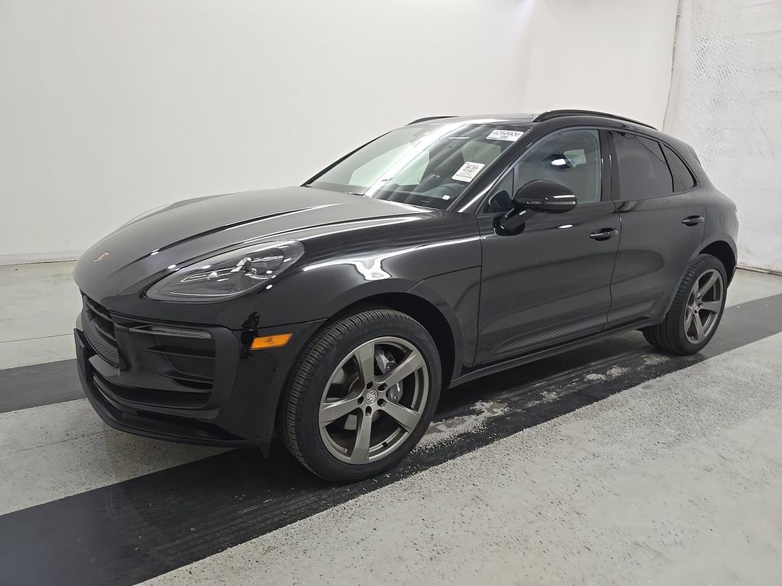 2025 Porsche Macan, Macan T