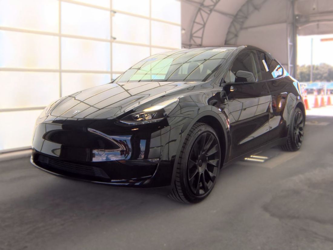 2024 TESLA Model Y