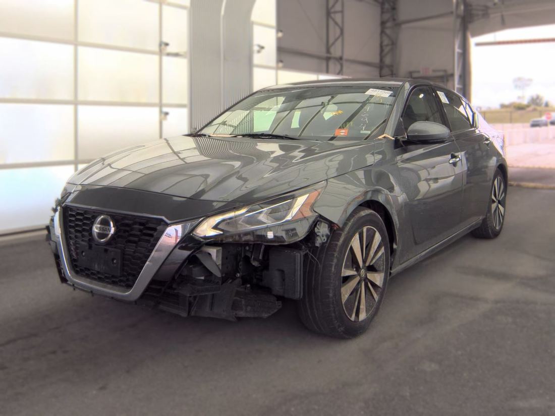 2019 NISSAN SL