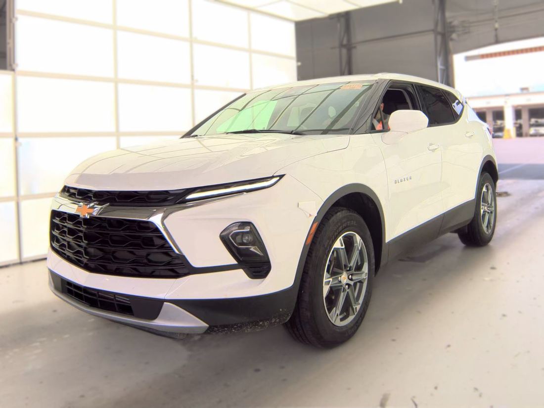 2025 Chevrolet 2LT