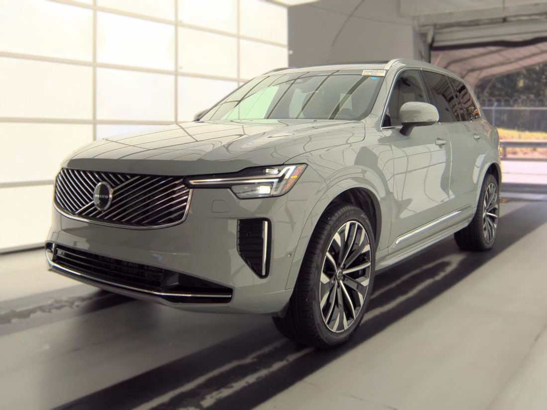 2026 VOLVO Plus Bright