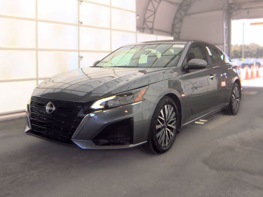 2023 NISSAN SV