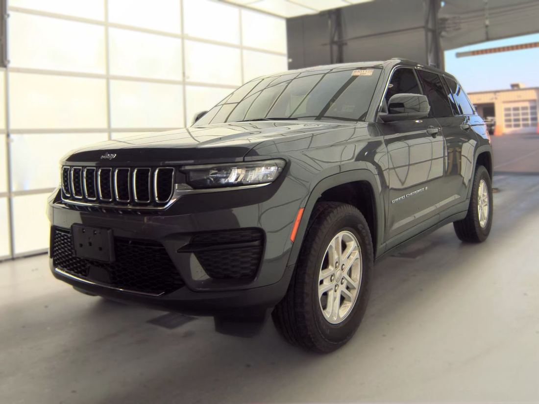 2023 JEEP Laredo, Altitude