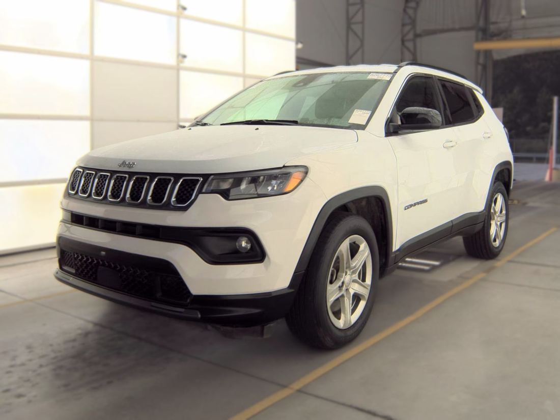 2023 JEEP North, Latitude