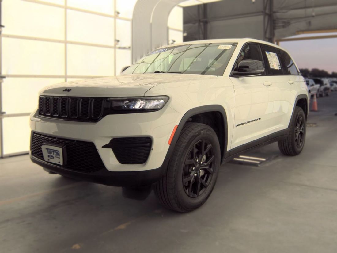 2025 JEEP Laredo, Altitude