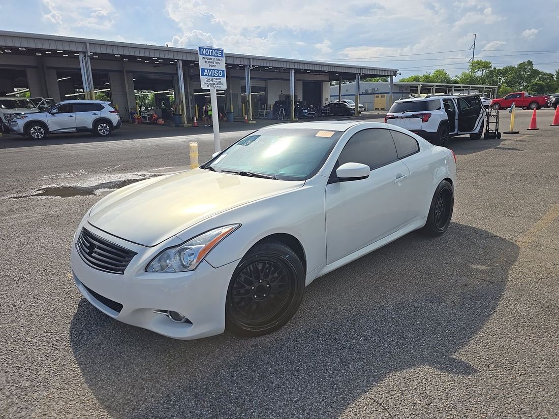 2013 INFINITI G37