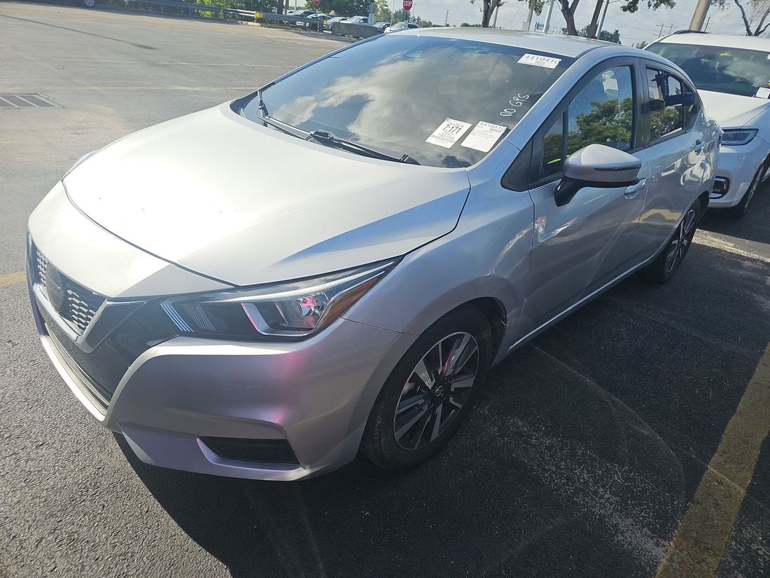 2021 NISSAN SV