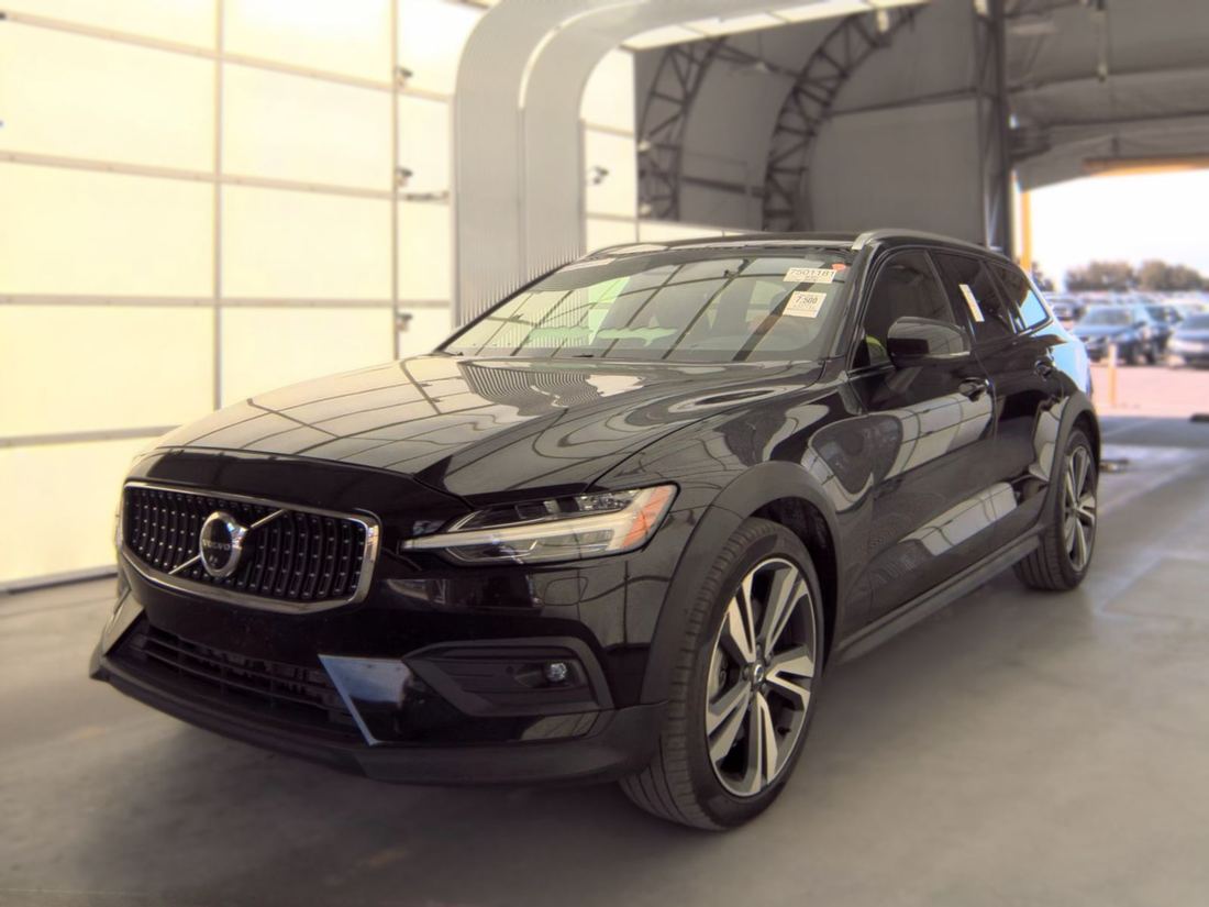 2025 Volvo Plus