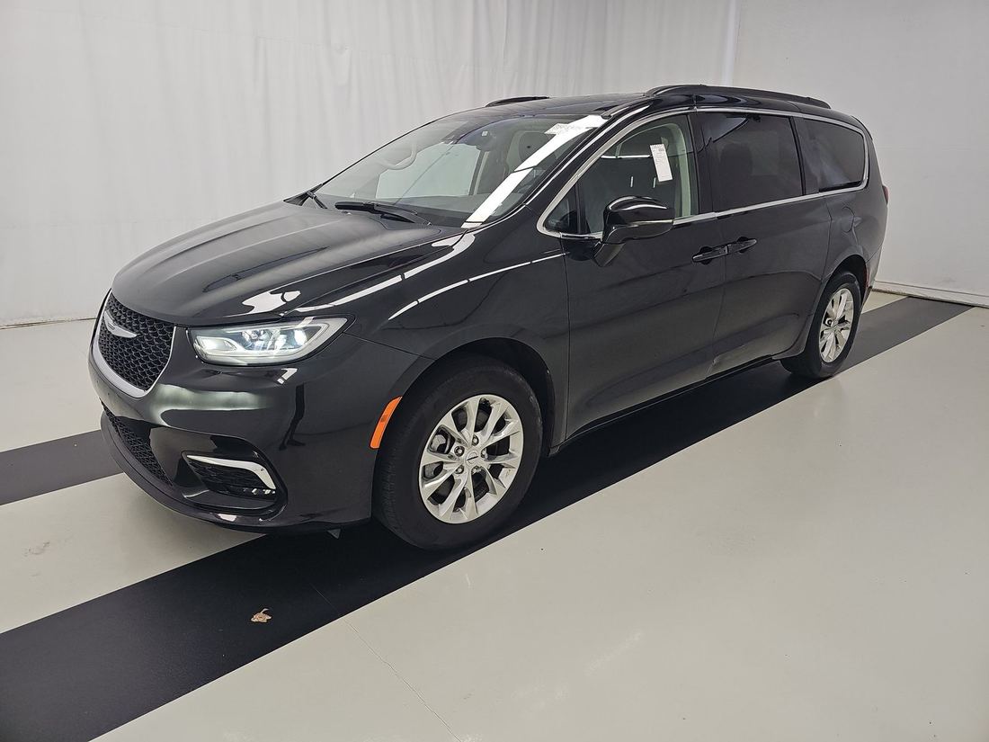 2022 CHRYSLER Touring L