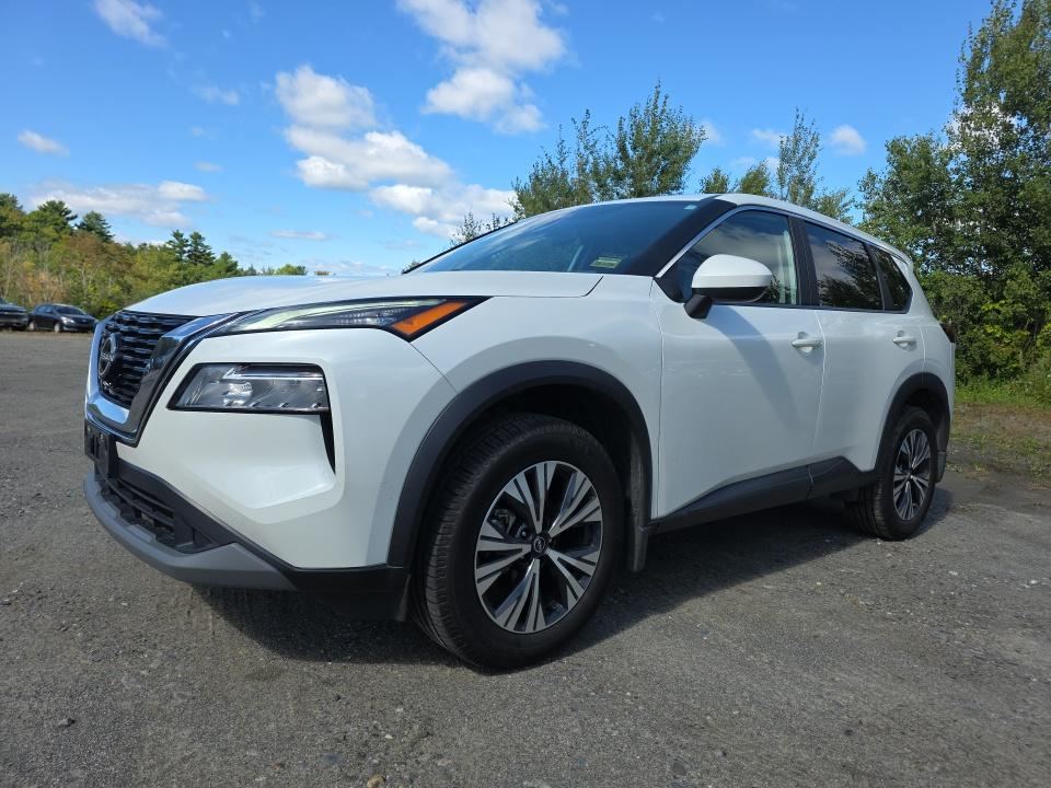 2023 Nissan SV