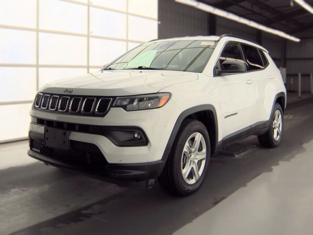 2023 JEEP North, Latitude