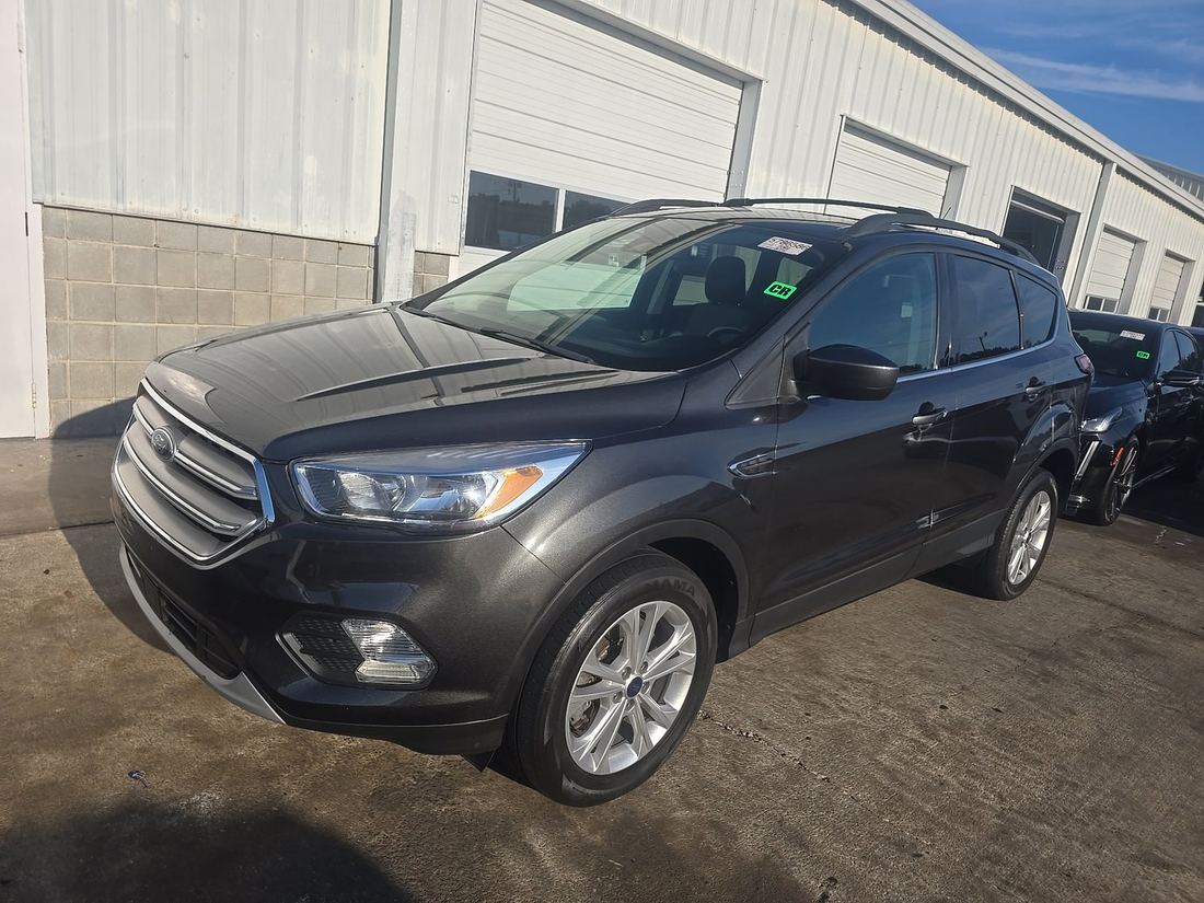 2018 FORD SE