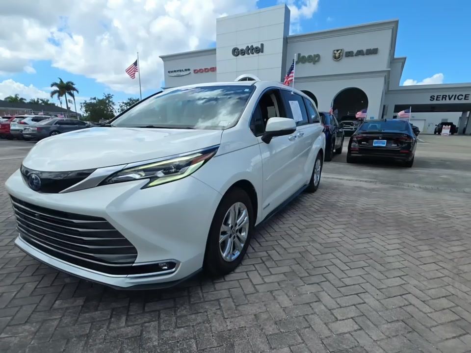2021 Toyota AXLH45L
